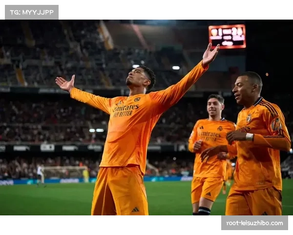 VAR长时间检查后取消进球，梅斯球员围堵裁判表达不满